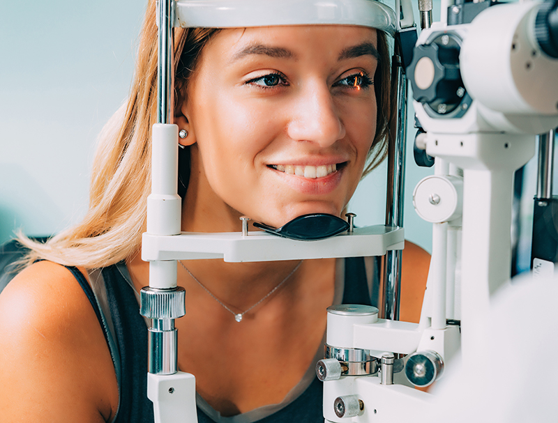 Ophthalmologist in Aventura