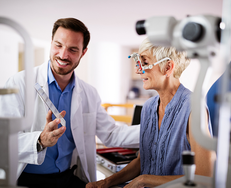 Ophthalmologist in Aventura